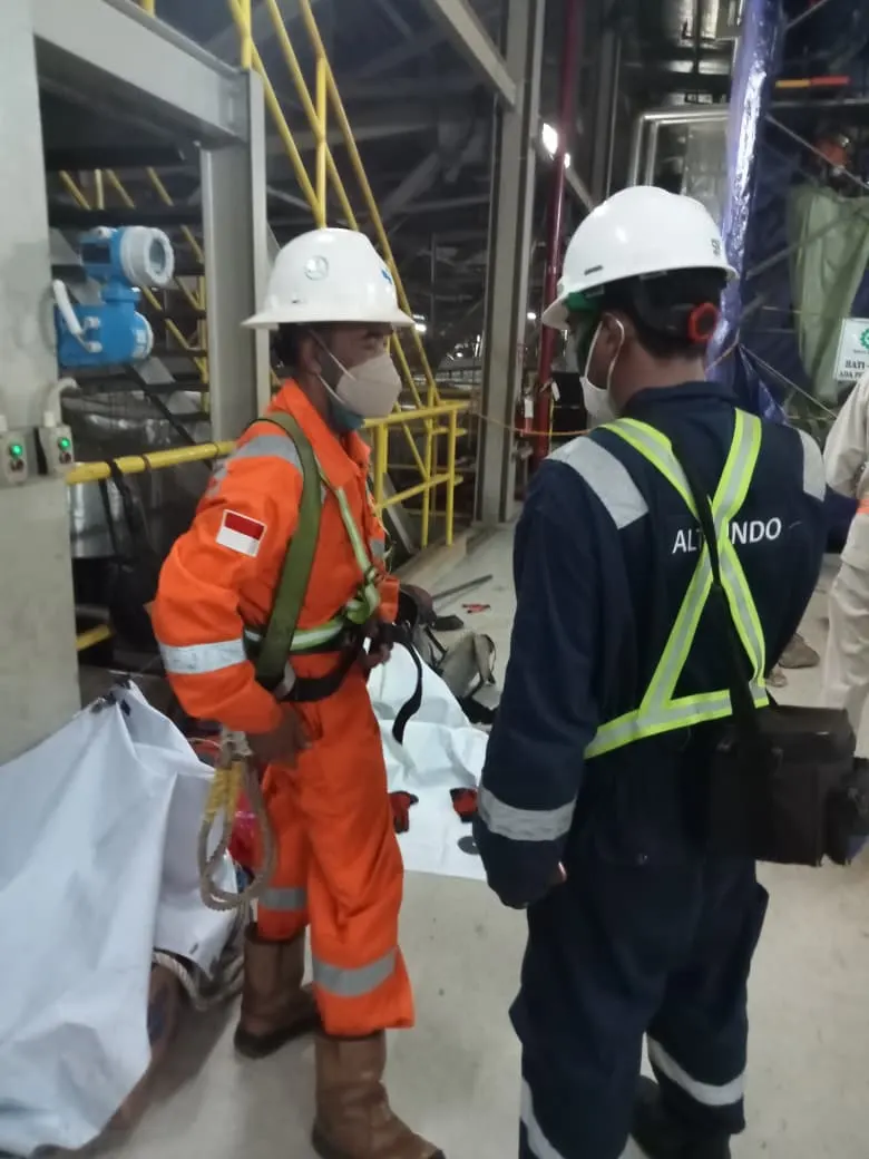 Tim engineering PT Altekindo Ganusa Satu di lokasi industri